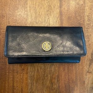 New Tory Burch black leather envelope wallet